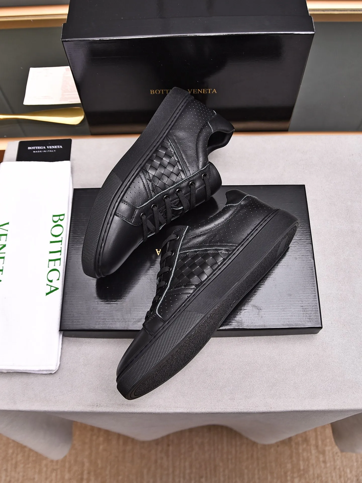 Men's shoes 💰480 [Lace-up series] BOTTEG* VENET* - high-end boutique Size: 38-44 (45 customized) BV new product, first-layer cowhide artificially woven classic style and contemporary fashion temperament harmoniously blend, rubber soles are light and flexible, water-dyed cowhide pads! [Taobao, Tmall, and live streaming are the first choices]